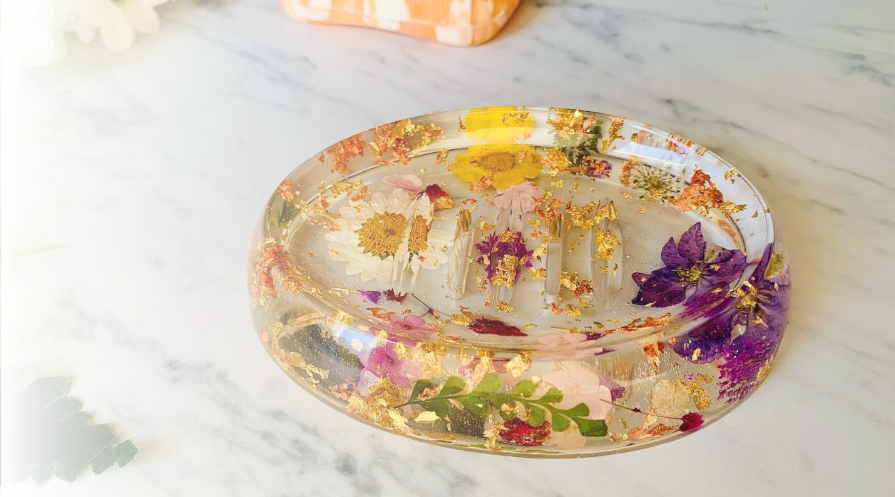 A Guide to Encasing Flowers in Resin